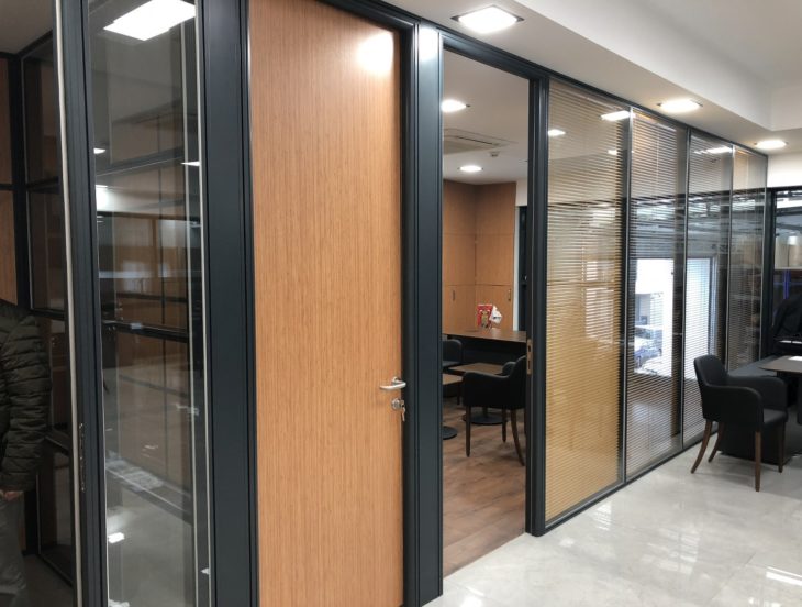 Klasik Kapaklı Jaluji Ofis Bölme