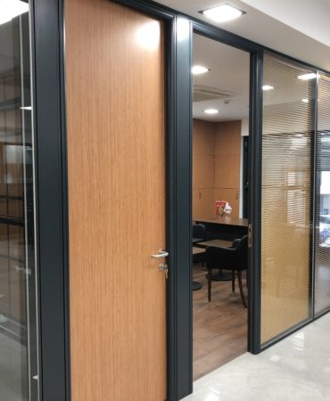 Klasik Kapaklı Jaluji Ofis Bölme